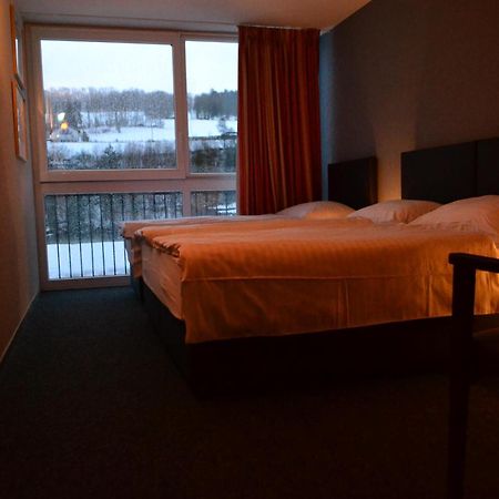 Hotel Les Rives Du Doubs Les Brenets Esterno foto