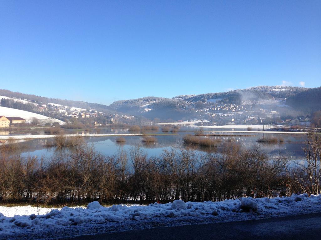 Hotel Les Rives Du Doubs Les Brenets Esterno foto