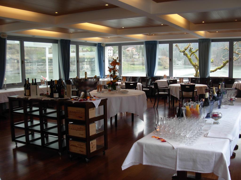 Hotel Les Rives Du Doubs Les Brenets Esterno foto