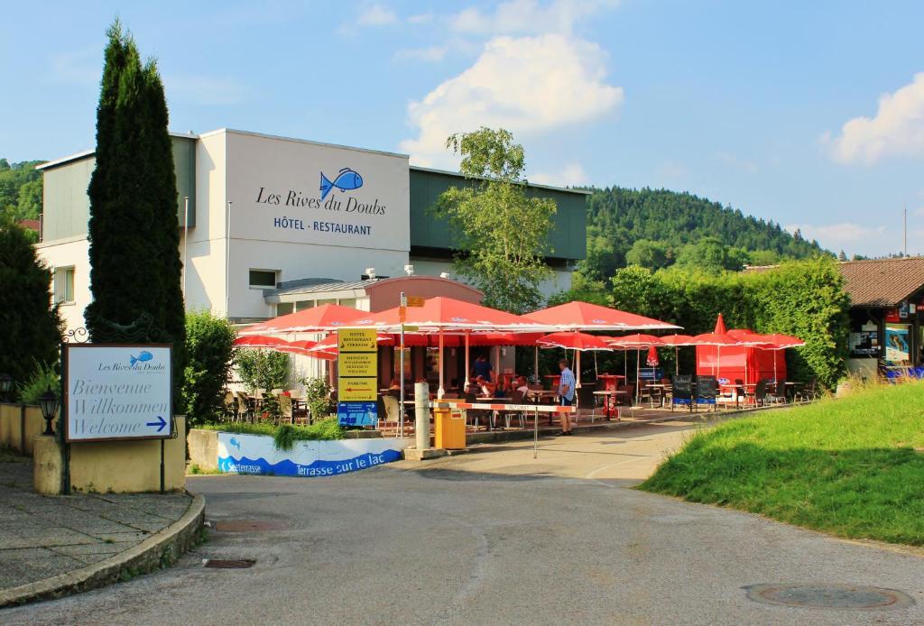 Hotel Les Rives Du Doubs Les Brenets Esterno foto