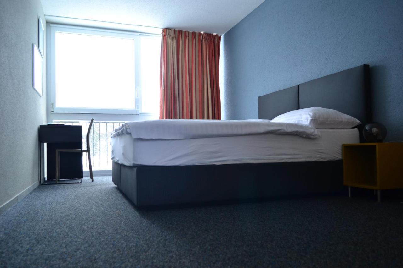 Hotel Les Rives Du Doubs Les Brenets Esterno foto