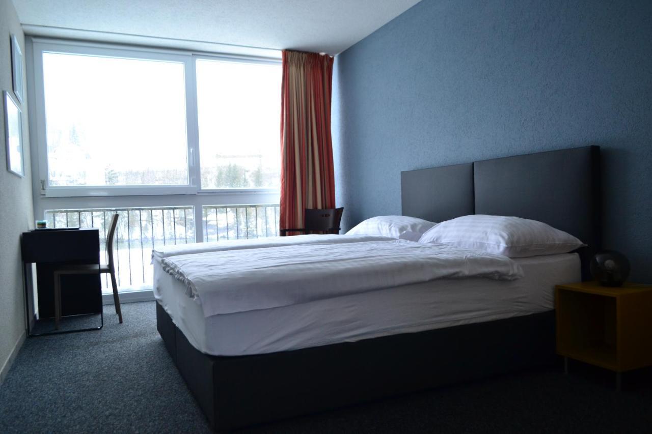 Hotel Les Rives Du Doubs Les Brenets Esterno foto