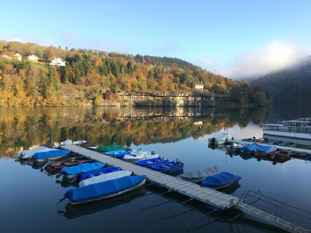 Hotel Les Rives Du Doubs Les Brenets Esterno foto